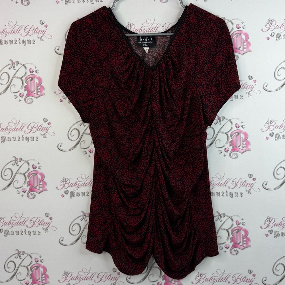 New woman design T-shirt draping style floral Women's Red and Black Blouse